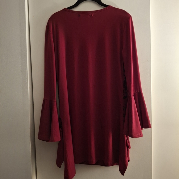 Caleaas Women's Red and Black Floral Asymmetrical Bell Sleeve Tunic - Picture 2 of 8